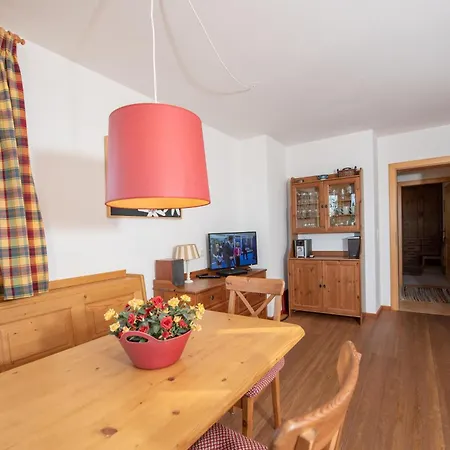 Haus Filzstein 145 24 קרימל